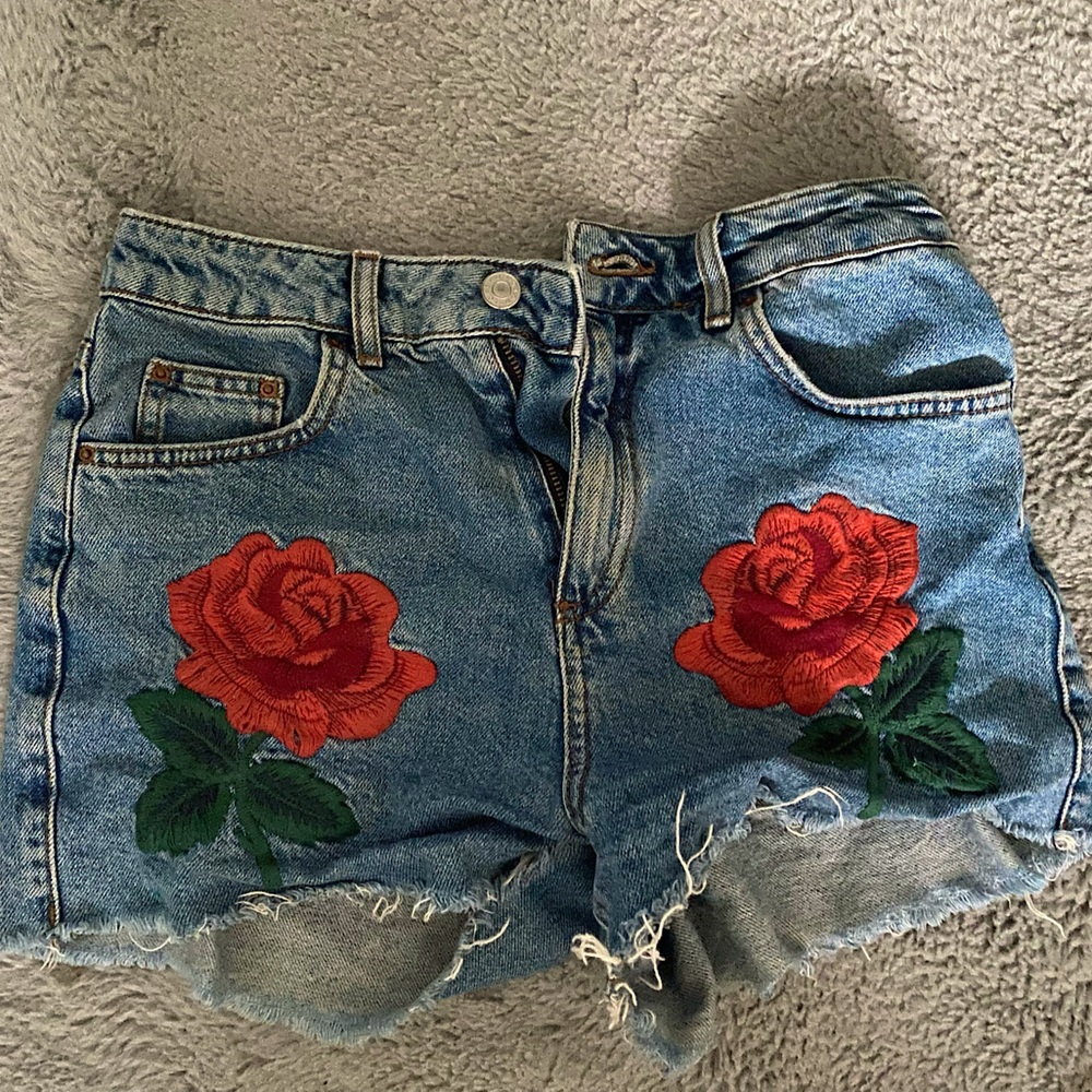 jean shorts from Topshop excellent condition and are available in a size US 4.